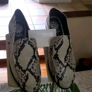 VinceCamuto 7MTuscan Snake